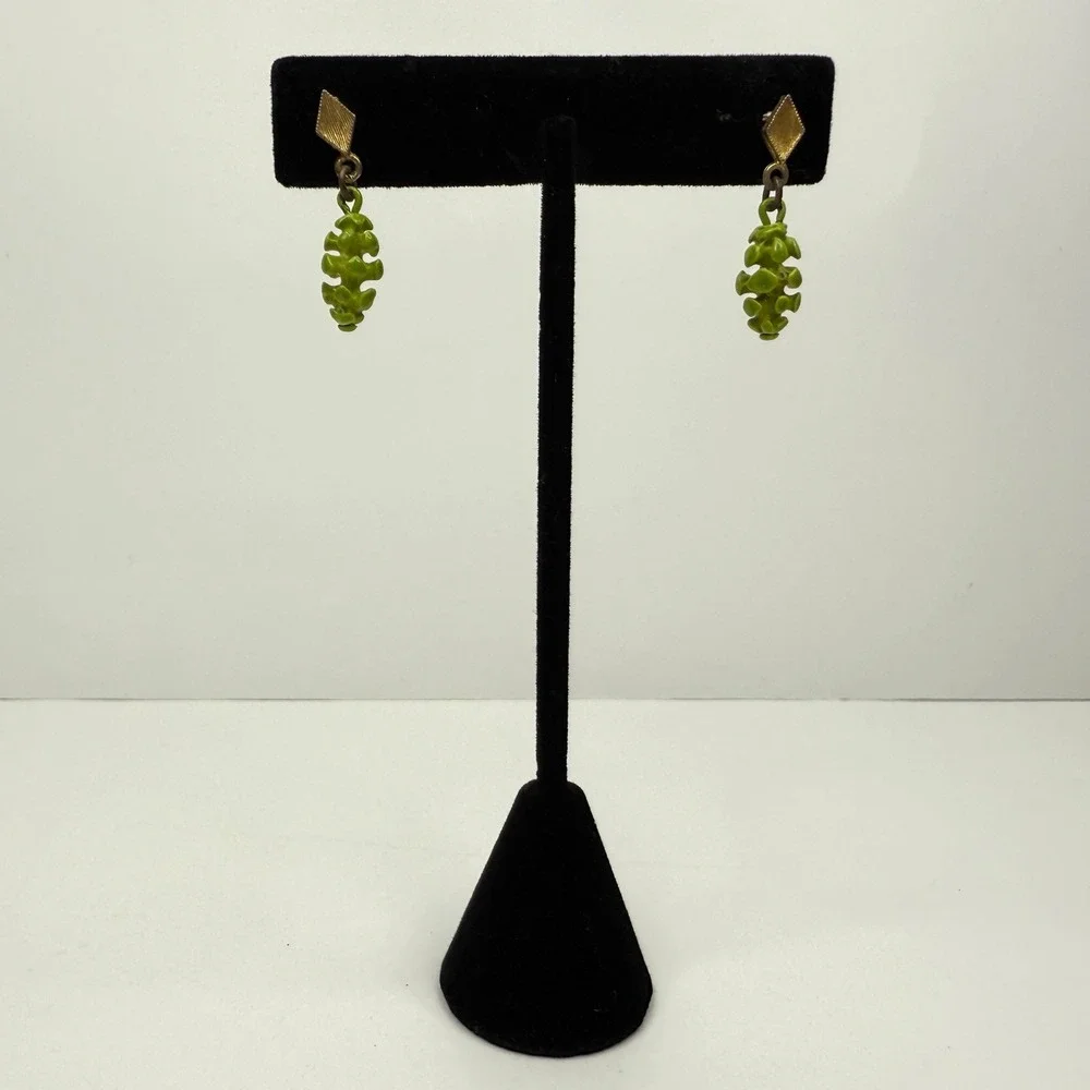 Vintage Green Pinecone Dangle Drop Earrings Gold Tone Retro Costume Jewelry
